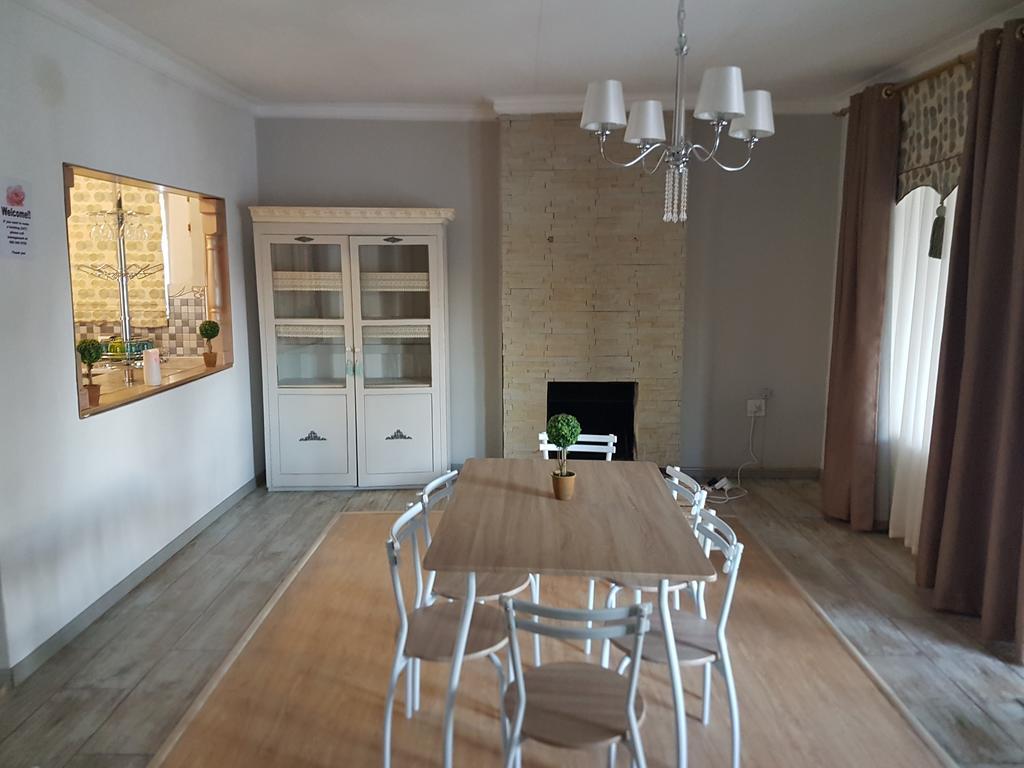 @Home Guest House Zeerust Экстерьер фото